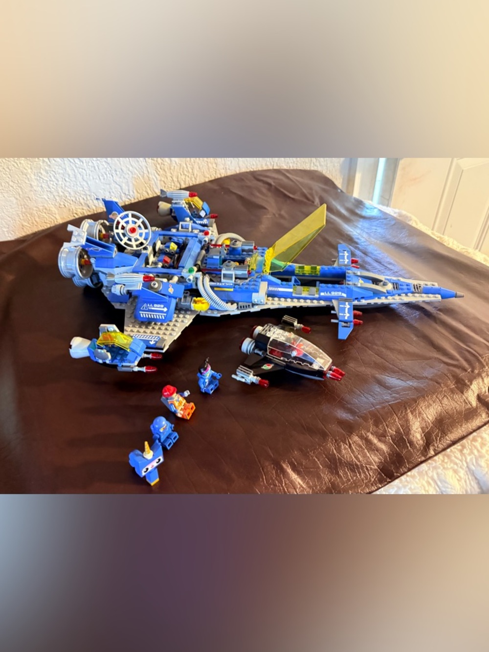 Lego Movie Spaceship 99% Complete W/ Instructions and all Figures Included